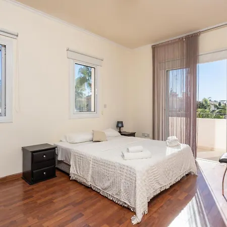 Villa Claudia Paralimni