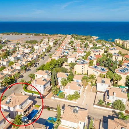 Claudia * Paralimni